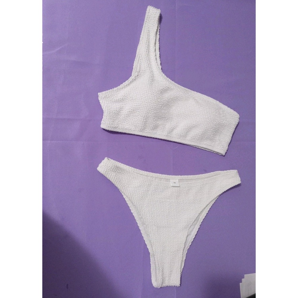 Size M  NWOT Triangle Top 2Piece Bikini Vacation Swimsuit Pool Party Beach